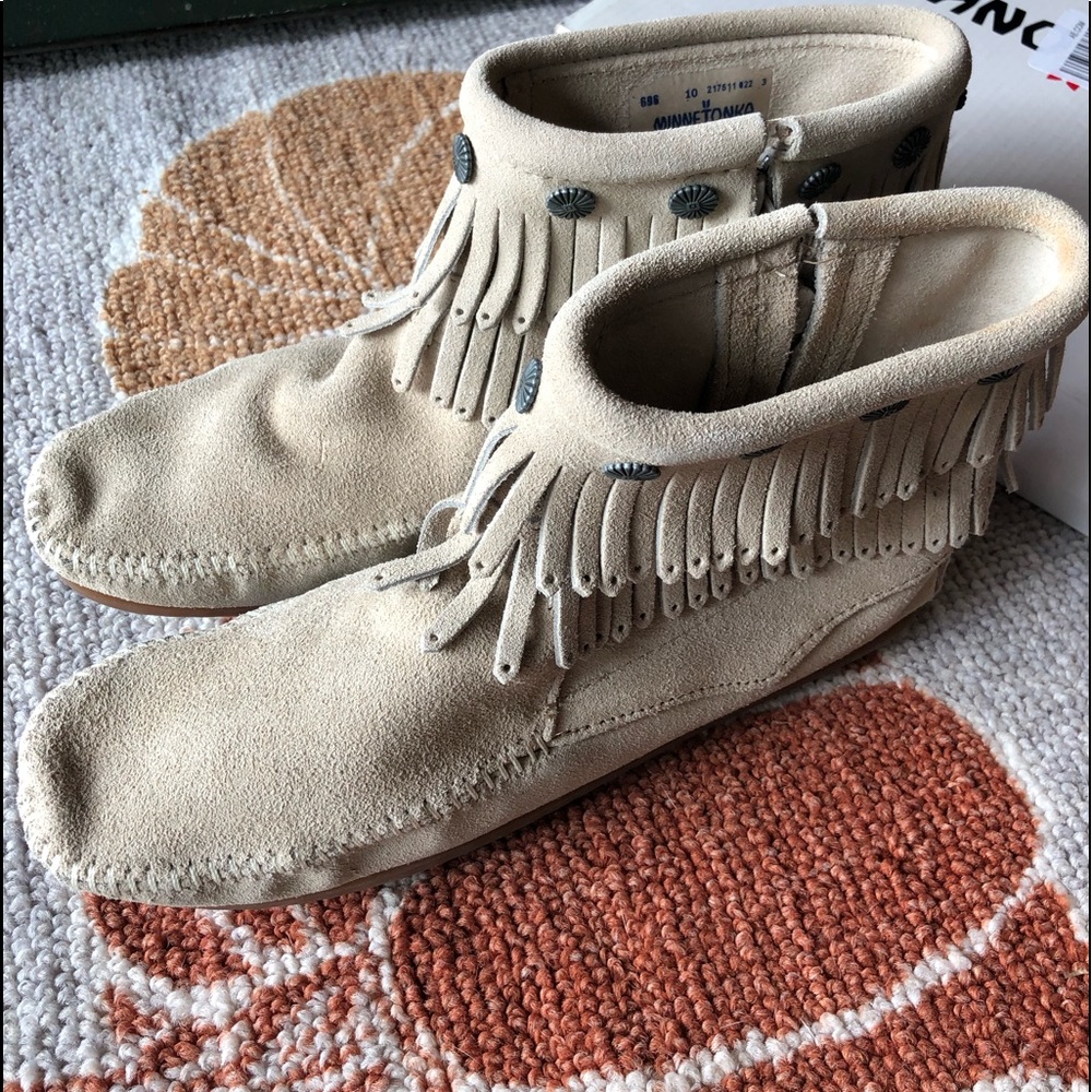 Minnetonka Double Fringe Suede Leather Boots